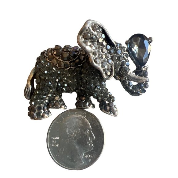 Elephant Brooch Mercasite Look Faux Smoky Quartz Vintage 2 x 1.5 inches Detailed - Picture 3 of 10